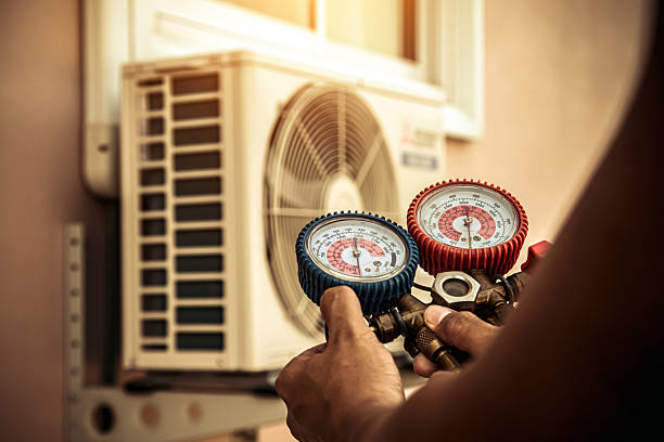 Professional Hvac technician working in Harper, OR